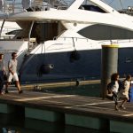 vilamoura marina family walking